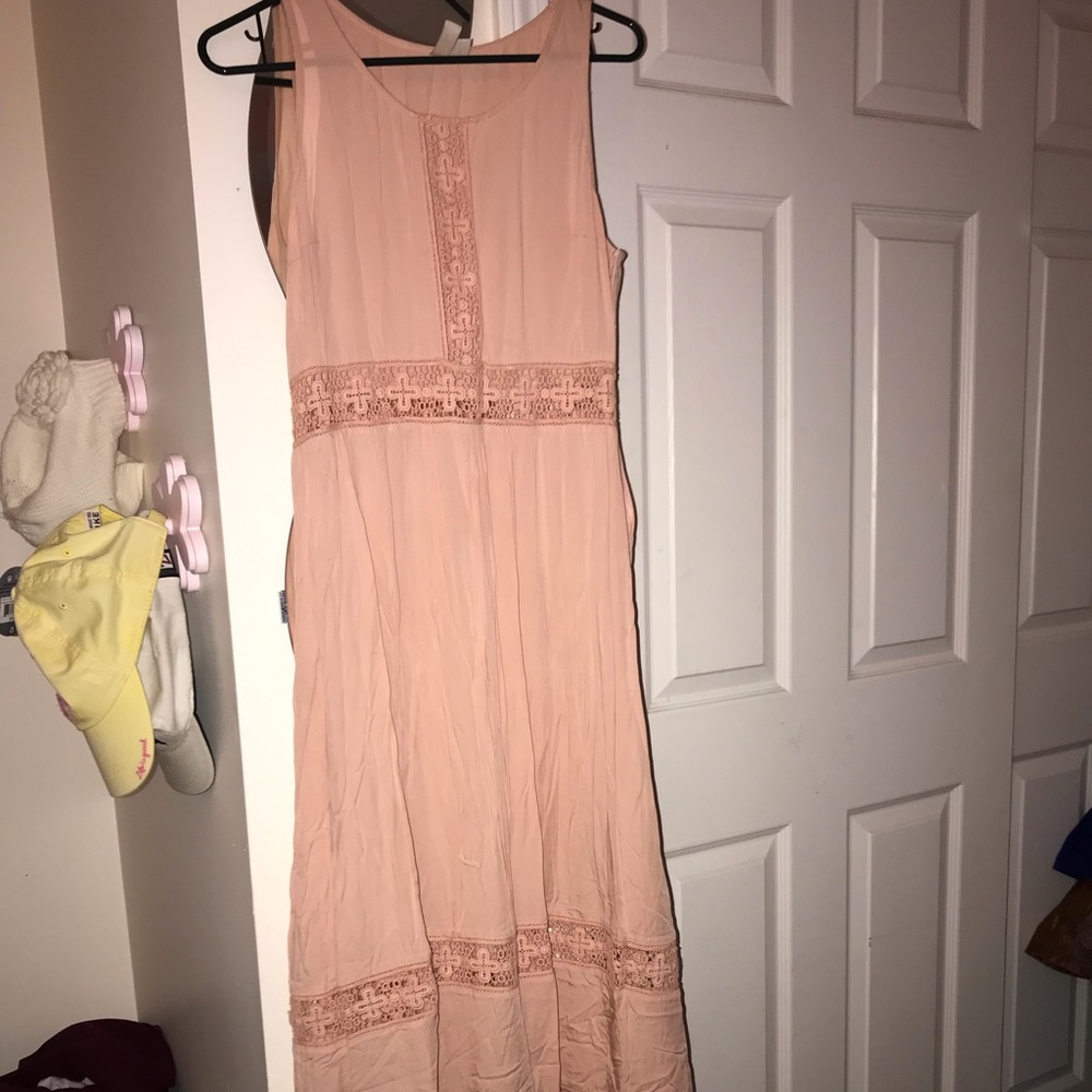 Pretty pink maxi dress 🌸